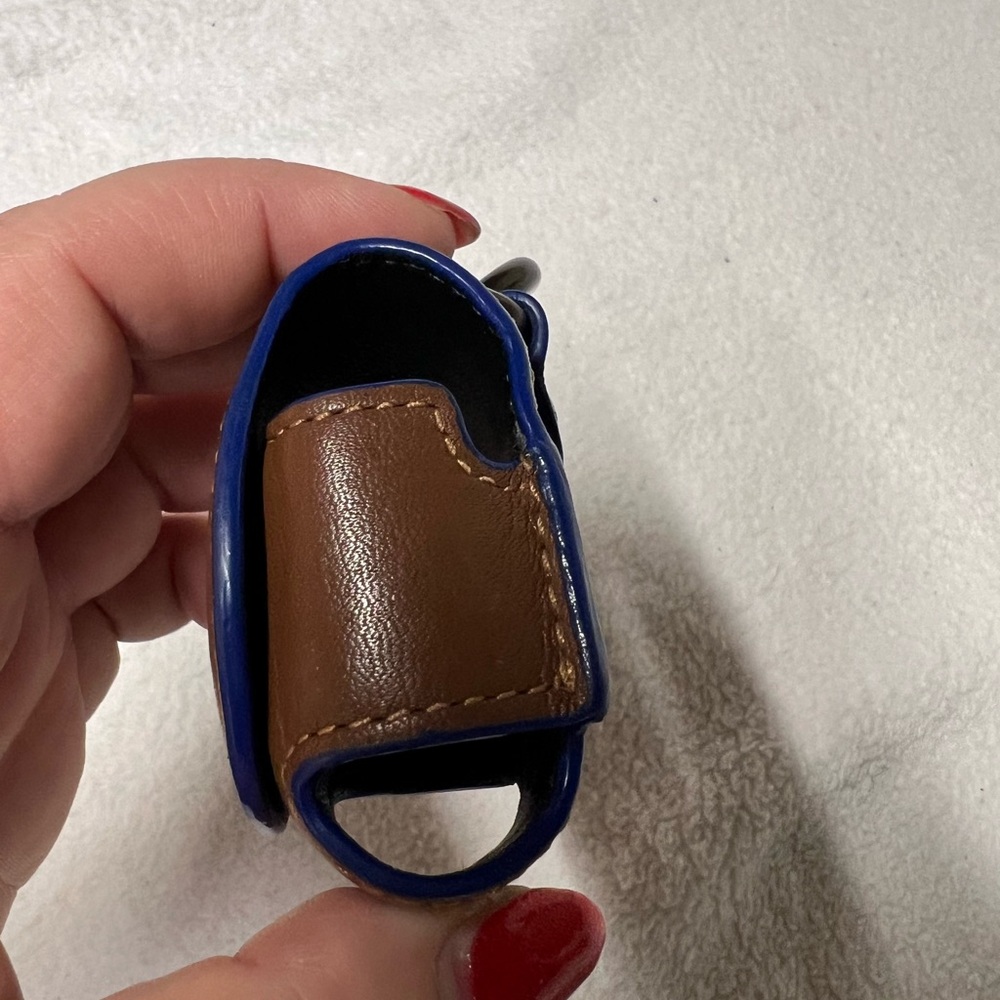 Coach AirPod holder - Picture 6 of 8